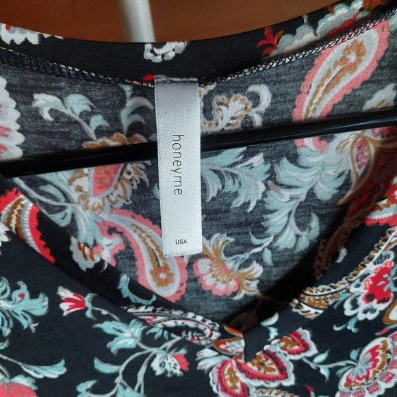 Honeyme L Floral Paisley Women's Top - Picture 3 of 5